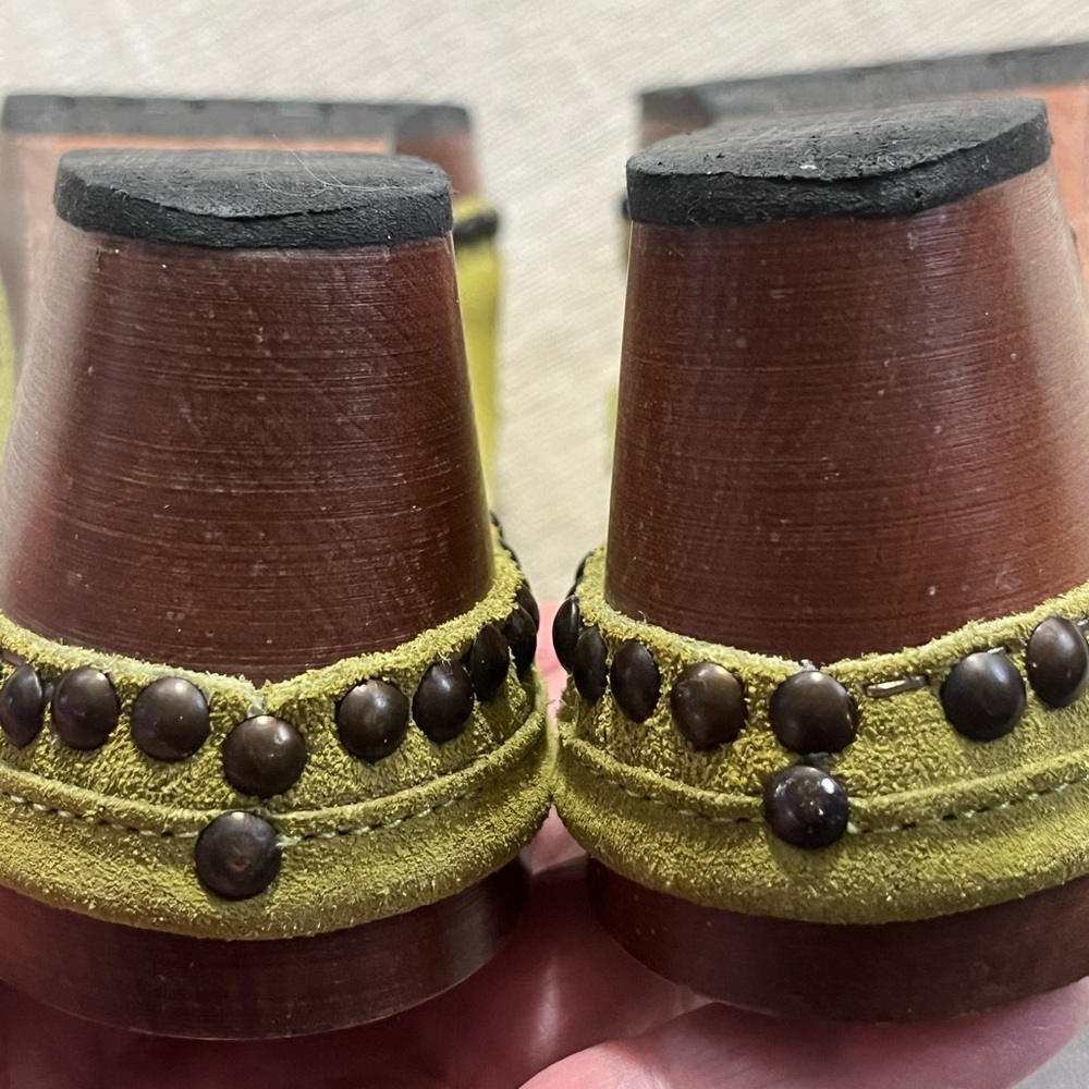 EUC Michael Kors Green Suede Clogs. Women's Size: 9. - Picture 10 of 12